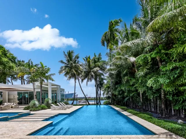 9-bedroom home for sale in Miami Beach - 30 Palm Ave - MondialRealty