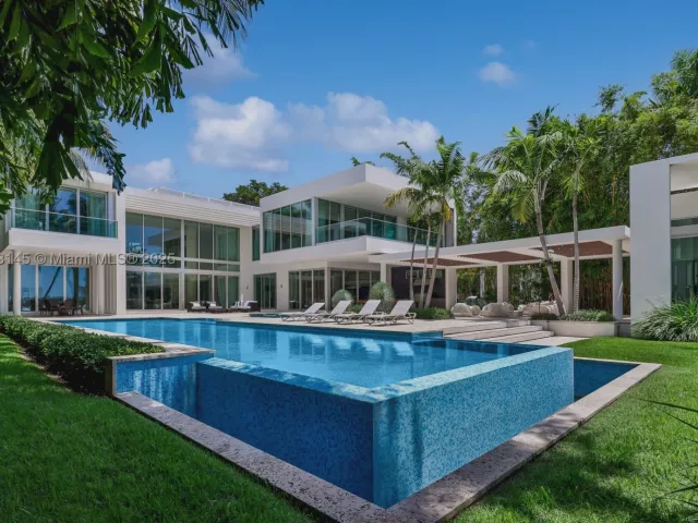 9-bedroom home for sale in Miami Beach - 30 Palm Ave - MondialRealty