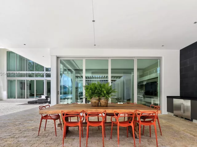 9-bedroom home for sale in Miami Beach - 30 Palm Ave - MondialRealty