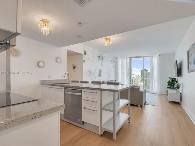 Apartment for sale  Unit #2204 - photo 6257985