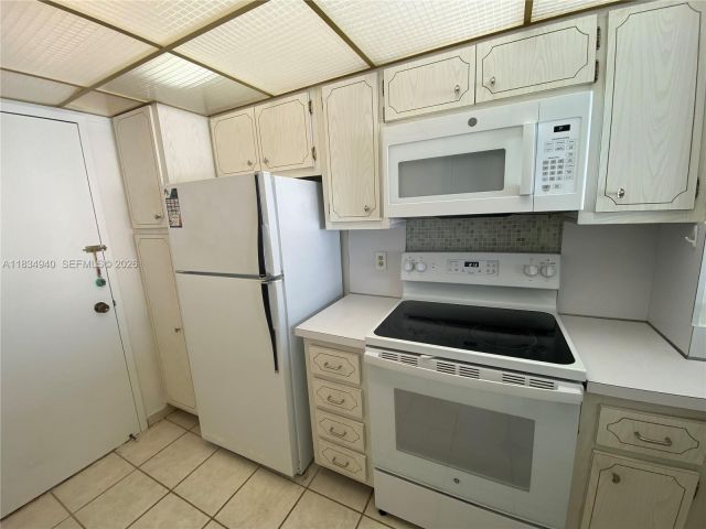 condo for rent in Hallandale Beach - 1965 S Ocean Dr 10L - MondialRealty