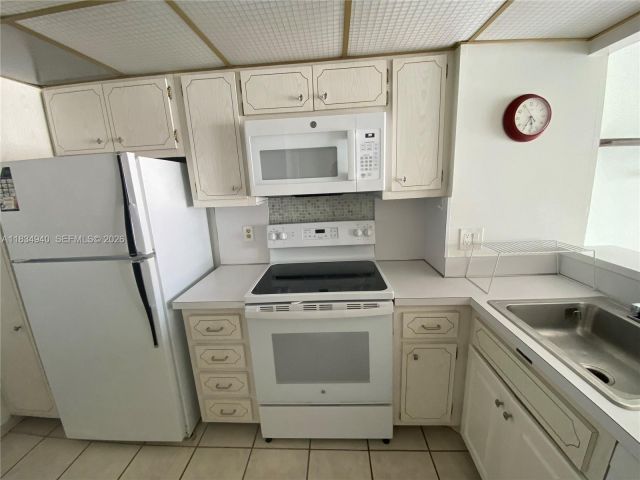 condo for rent in Hallandale Beach - 1965 S Ocean Dr 10L - MondialRealty