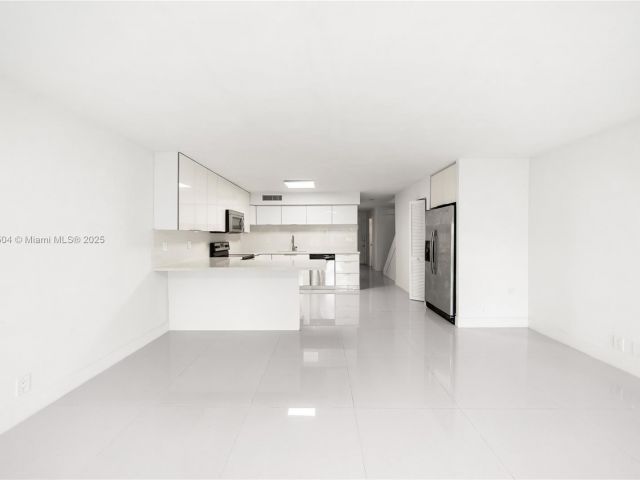 Home for sale at 20218 NE 34th Ct 52 - photo 6250333