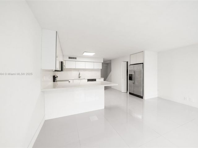 Home for sale at 20218 NE 34th Ct 52 - photo 6250334