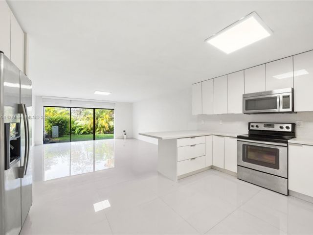 Home for sale at 20218 NE 34th Ct 52 - photo 6250339