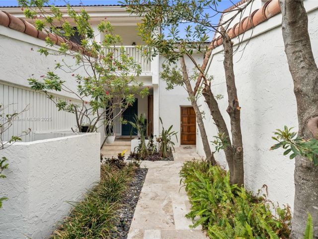 Home for sale at 20218 NE 34th Ct 52 - photo 6250343