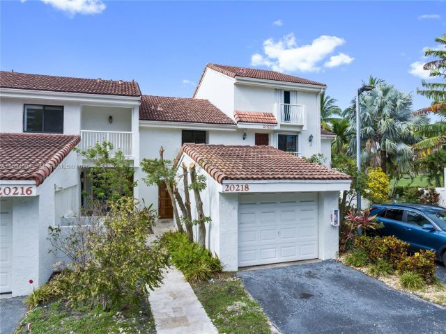 Home for sale at 20218 NE 34th Ct 52 - photo 6250344