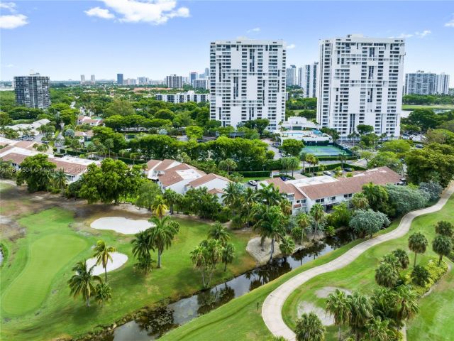 Home for sale at 20218 NE 34th Ct 52 - photo 6250348