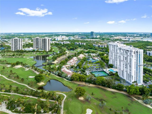 Home for sale at 20218 NE 34th Ct 52 - photo 6250351