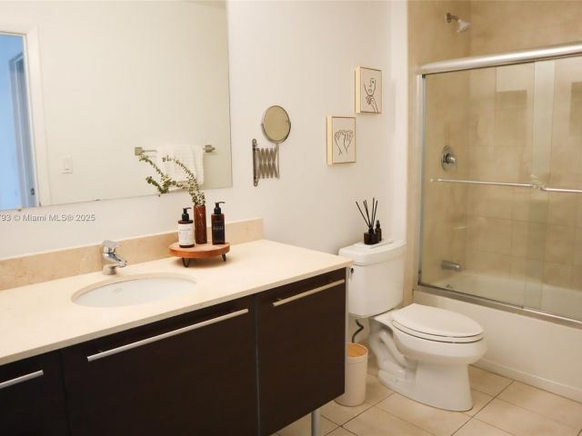 Apartment for sale  Unit #3804 - photo 6251428