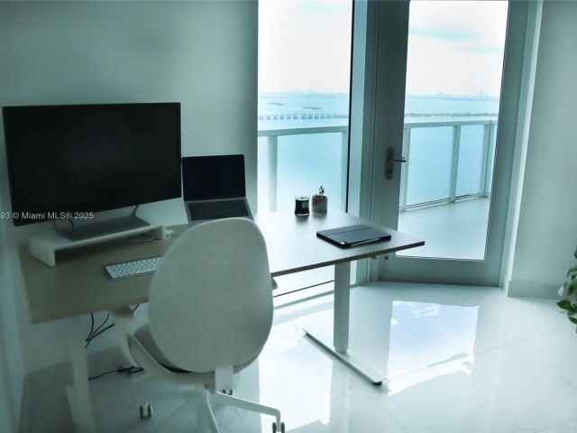 Apartment for sale  Unit #3804 - photo 6251429