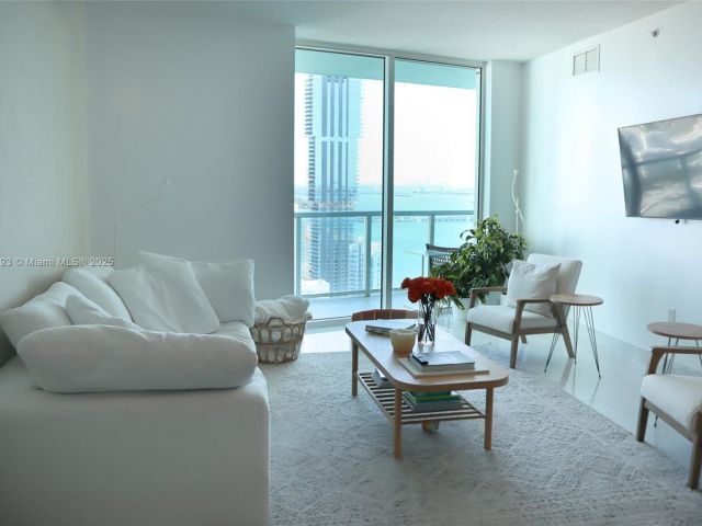 Apartment for sale  Unit #3804 - photo 6251435