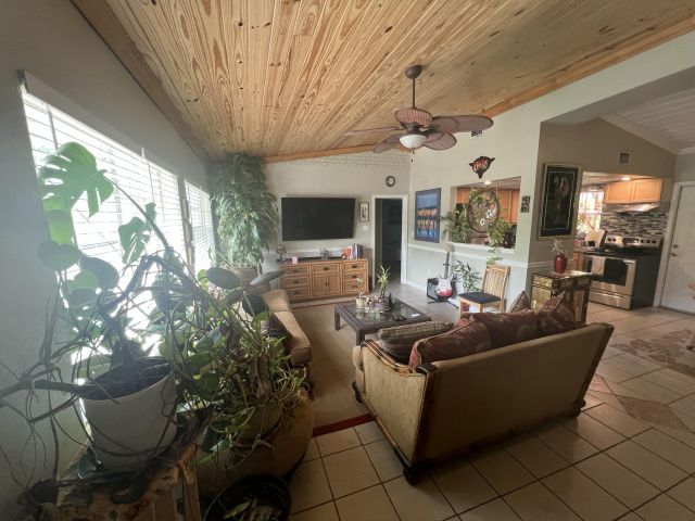 Home for rent at 725 Carolina Avenue - photo 6251261