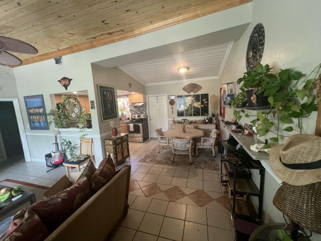 Home for rent at 725 Carolina Avenue - photo 6251262