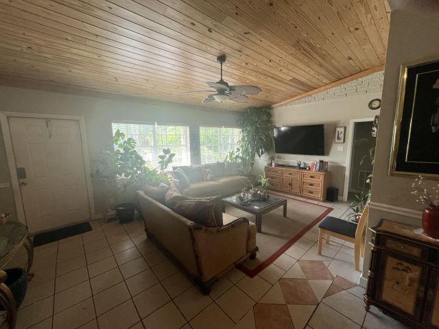 Home for rent at 725 Carolina Avenue - photo 6251263