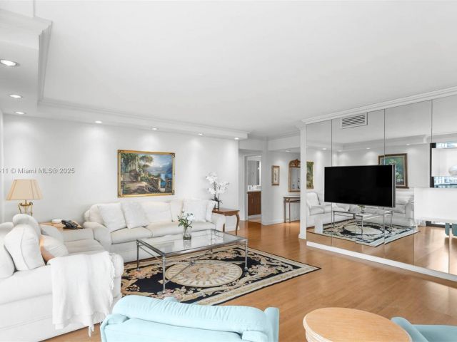 Apartment for sale  Unit #12-E - photo 6263231