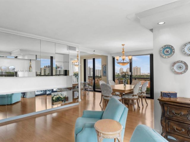 Apartment for sale  Unit #12-E - photo 6263232