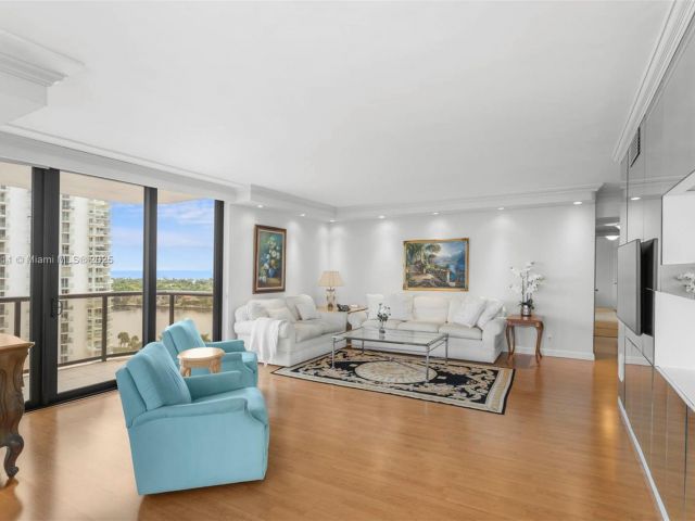 Apartment for sale  Unit #12-E - photo 6263234