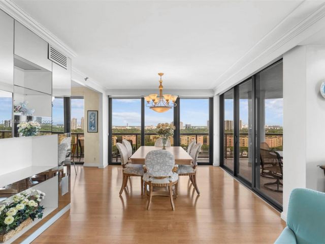 Apartment for sale  Unit #12-E - photo 6263236