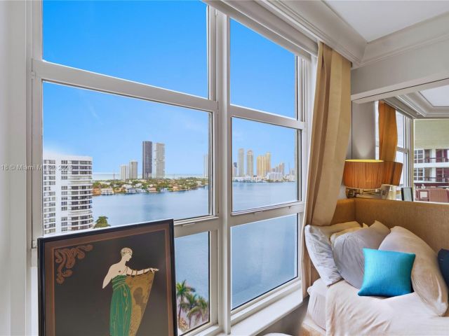 Apartment for sale  Unit #1714 - photo 6266093