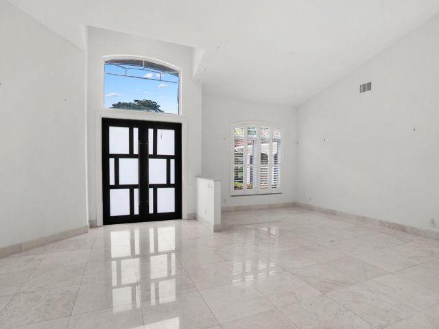 Home for sale at 910 Parkside Circle N - photo 6263446