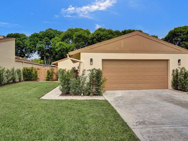 Home for sale at 818 NW 26th Avenue - photo 6384559