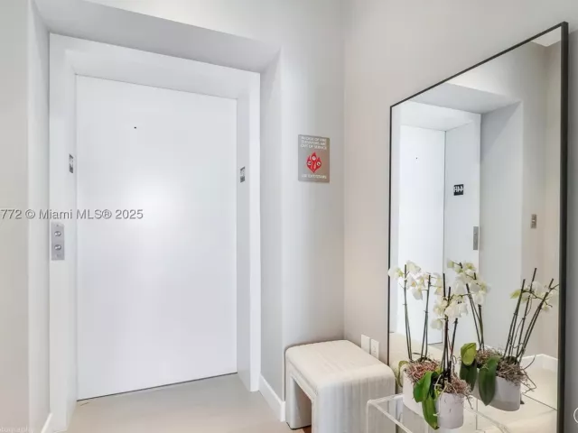 4-bedroom condo for sale in Miami Beach - 500 Alton Rd 4401 - MondialRealty