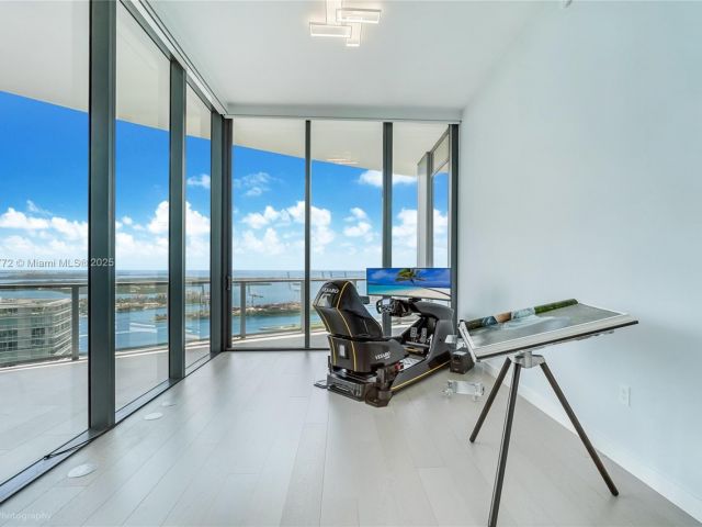 Apartment for sale  Unit #4401 - photo 6259950