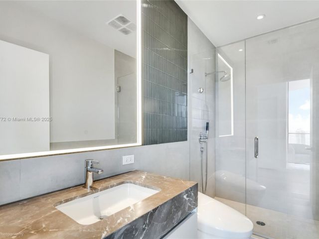 Apartment for sale  Unit #4401 - photo 6259951