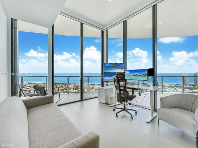 Apartment for sale  Unit #4401 - photo 6259952