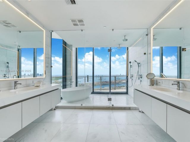 Apartment for sale  Unit #4401 - photo 6259955