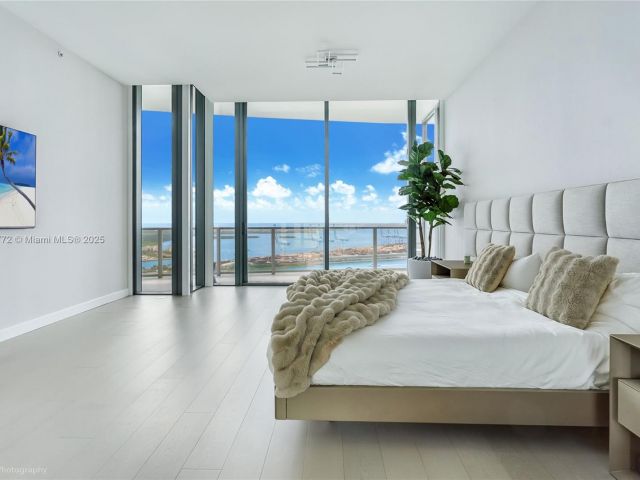 Apartment for sale  Unit #4401 - photo 6259956