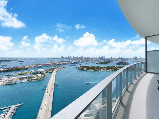 Apartment for sale  Unit #4401 - photo 6259958