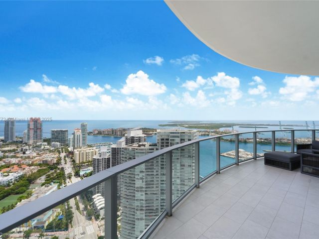 Apartment for sale  Unit #4401 - photo 6259959