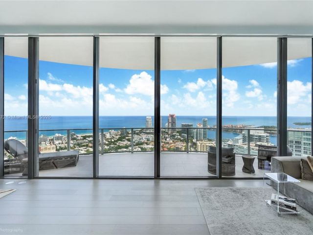 Apartment for sale  Unit #4401 - photo 6259960