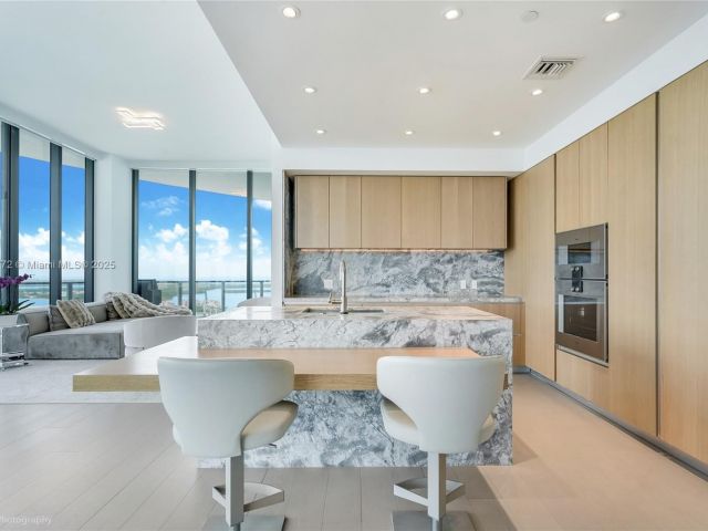 Apartment for sale  Unit #4401 - photo 6259962