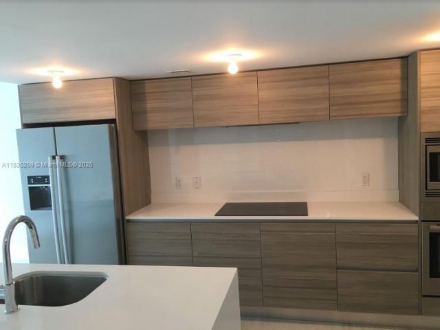 Apartment for sale  Unit #607 - photo 6257047