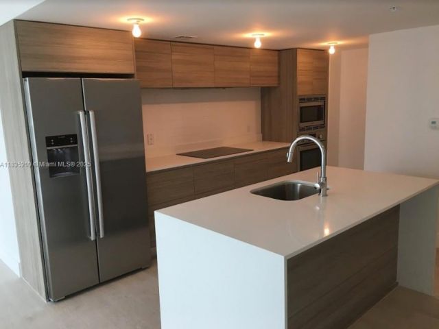 Apartment for sale  Unit #607 - photo 6257048