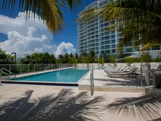 2-bedroom condo for sale in Miami - 6620 Indian Creek Dr 607 - MondialRealty
