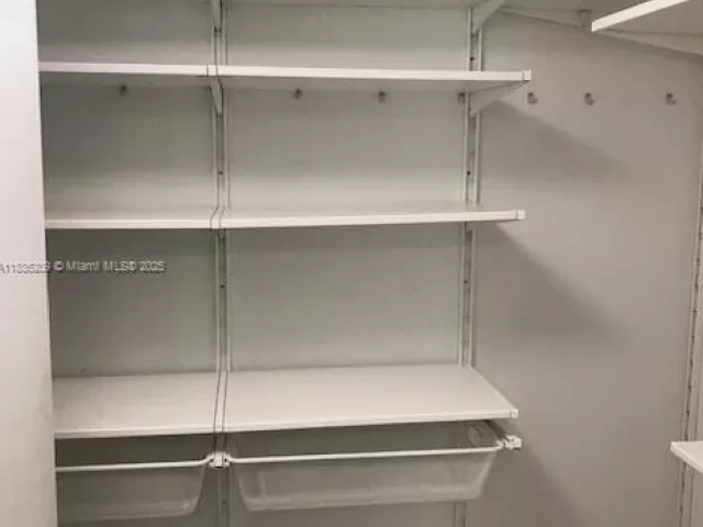 2-bedroom condo for sale in Miami - 6620 Indian Creek Dr 607 - MondialRealty