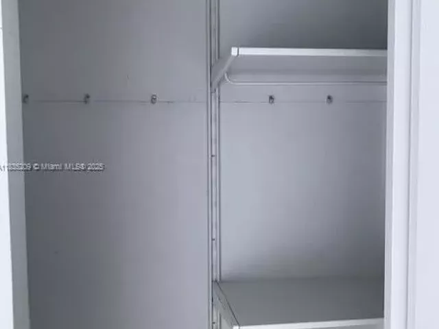 2-bedroom condo for sale in Miami - 6620 Indian Creek Dr 607 - MondialRealty