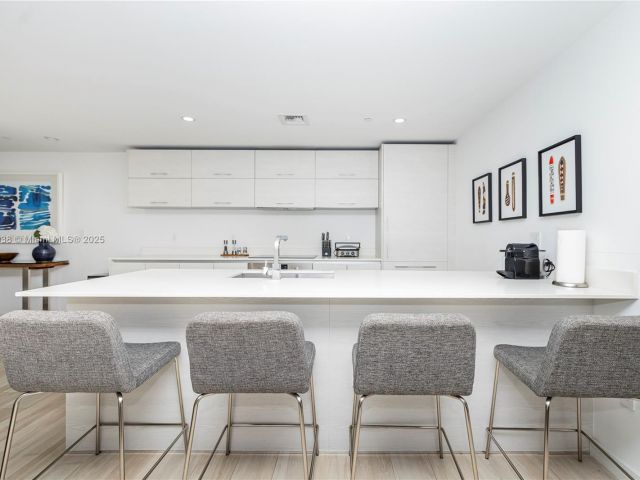 Apartment for sale  Unit #2210 - photo 6258064