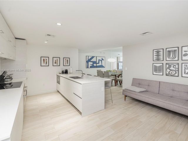 Apartment for sale  Unit #2210 - photo 6258072