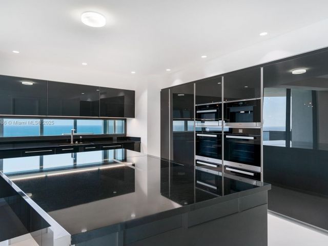 Apartment for rent  Unit #2801 - photo 6255251