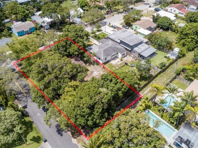 Home for sale at 801 SW 18th St - photo 6280977