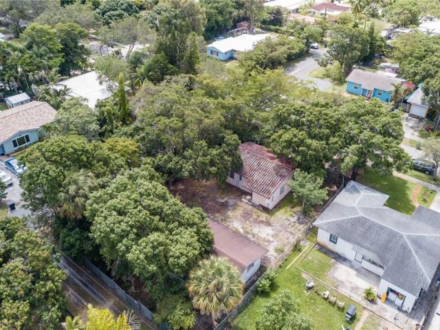 Home for sale at 801 SW 18th St - photo 6280978