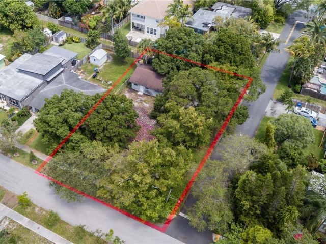 Home for sale at 801 SW 18th St - photo 6280988