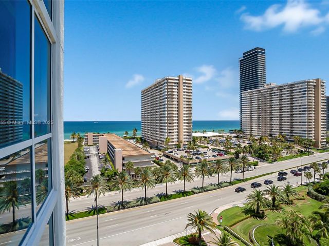 Apartment for sale  Unit #901 - photo 6256300