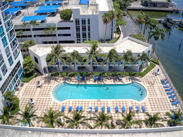 Apartment for sale  Unit #901 - photo 6256301