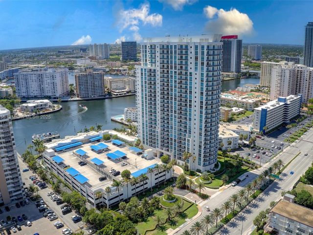 Apartment for sale  Unit #901 - photo 6256305